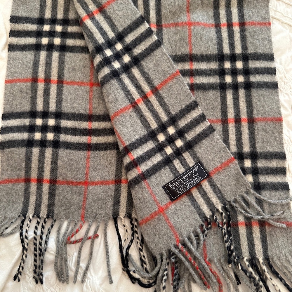 Burberrys Scarf